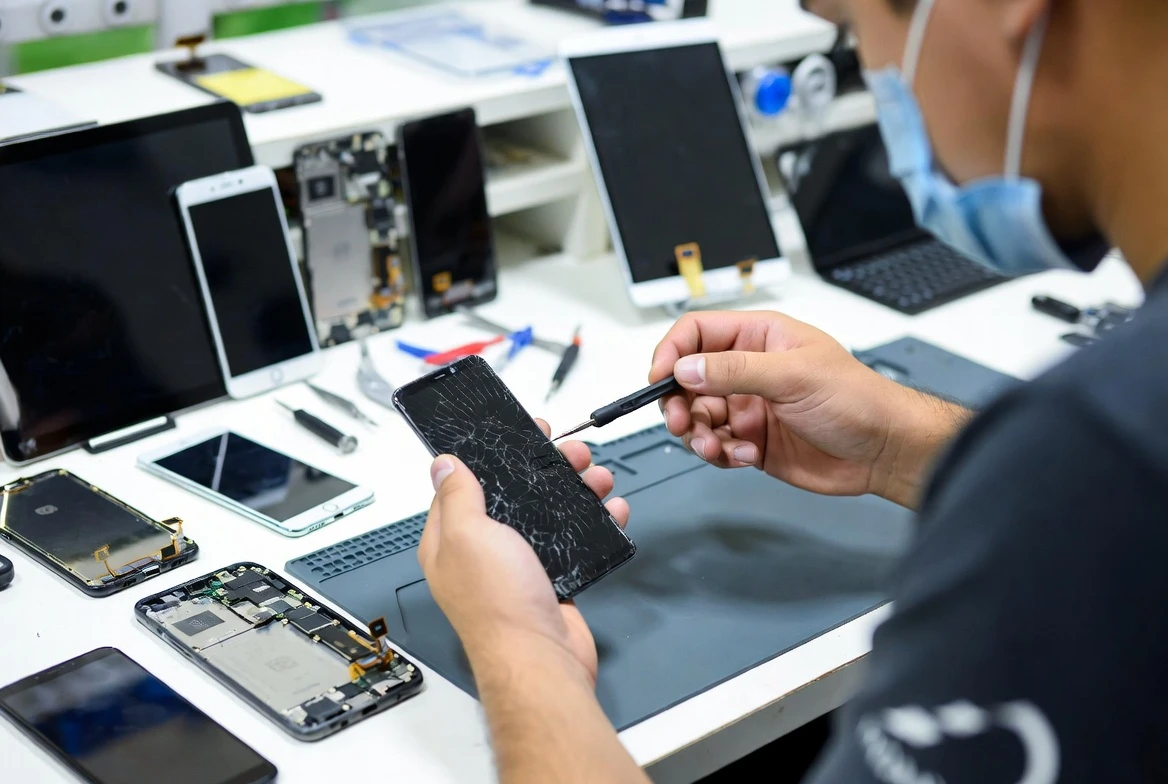 Основные ошибки при замене дисплеев и тачскринов на смартфонах и планшетах: как действовать аккуратно и чего нужно избегать 2