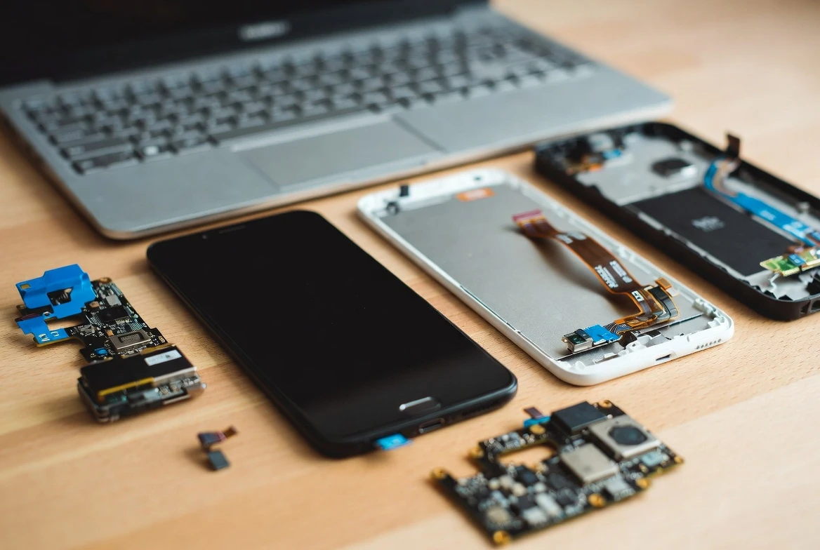 Запчасти для ремонта телефона: как выбирать  1