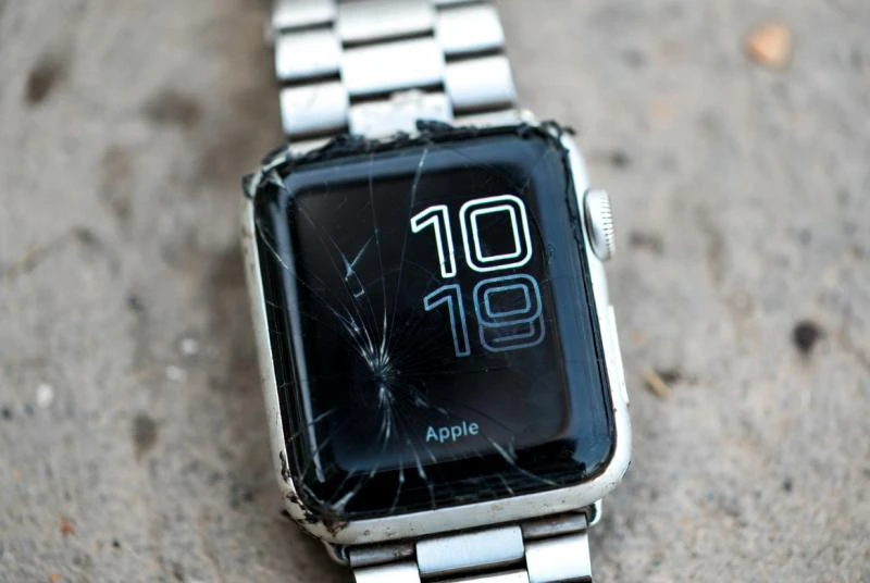 Разбился Apple Watch: что можно и нельзя делать